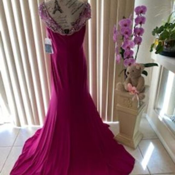 Majestic Purple Embellished Neckline Cap Sleeve Evening Gown Size 14 - Picture 5 of 9
